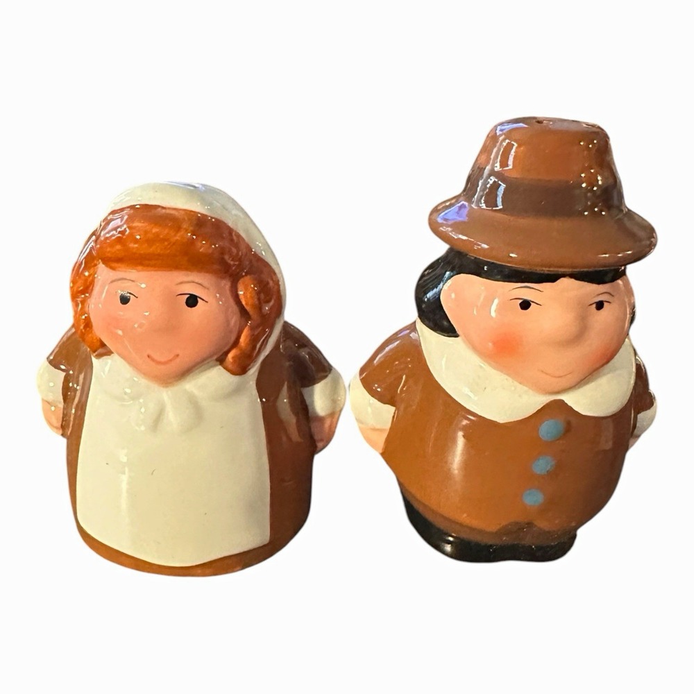 Vintage Publix 2004 Pilgrim Salt Pepper Shakers Ceramic Thanksgiving Pair